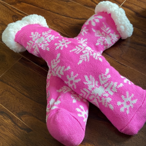 NWOT hot pink grippy slipper socks - Picture 2 of 2